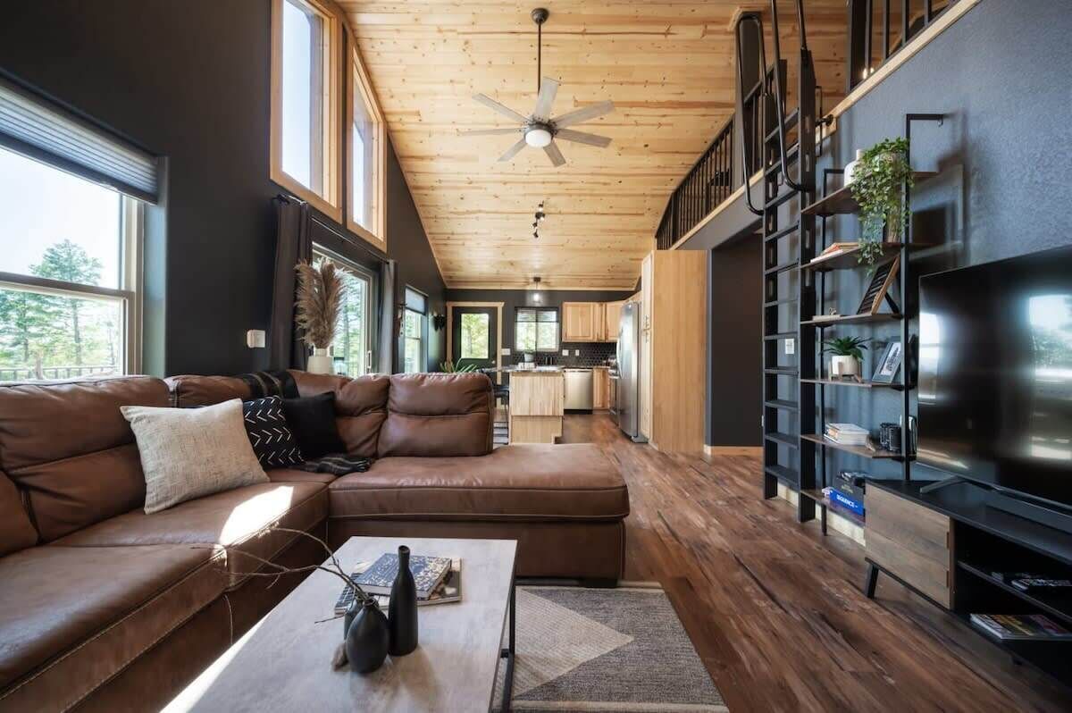 TV, fireplace, offices