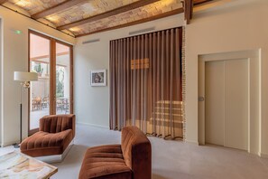 TV connectée de 32 pouces avec chaînes numériques