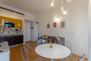 Dining - Good Vibes House  (Firenze)