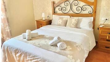 2 chambres, fer et planche à repasser, lit parapluie, Wi-Fi