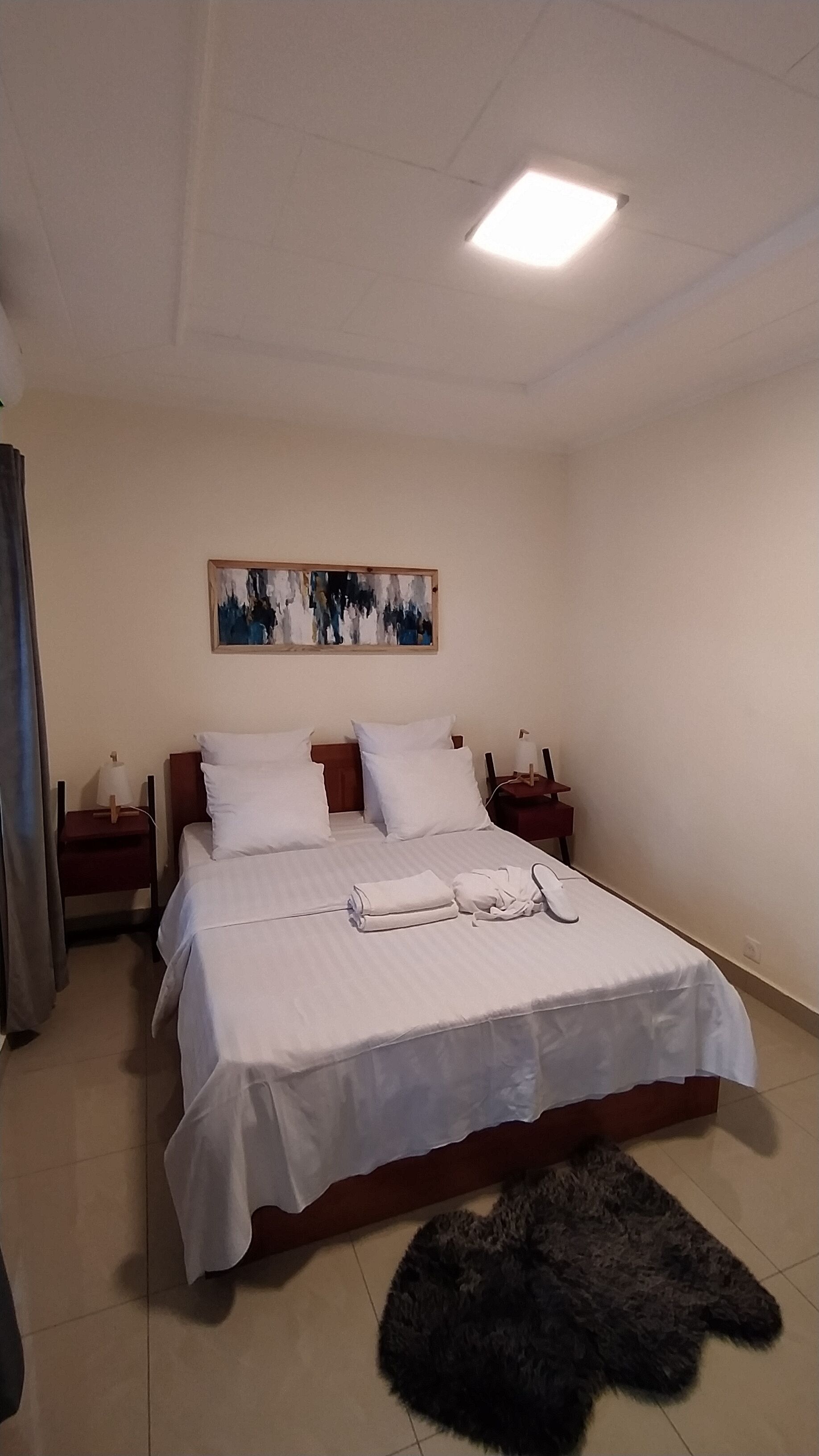 2 bedrooms, iron/ironing board, WiFi, bed sheets