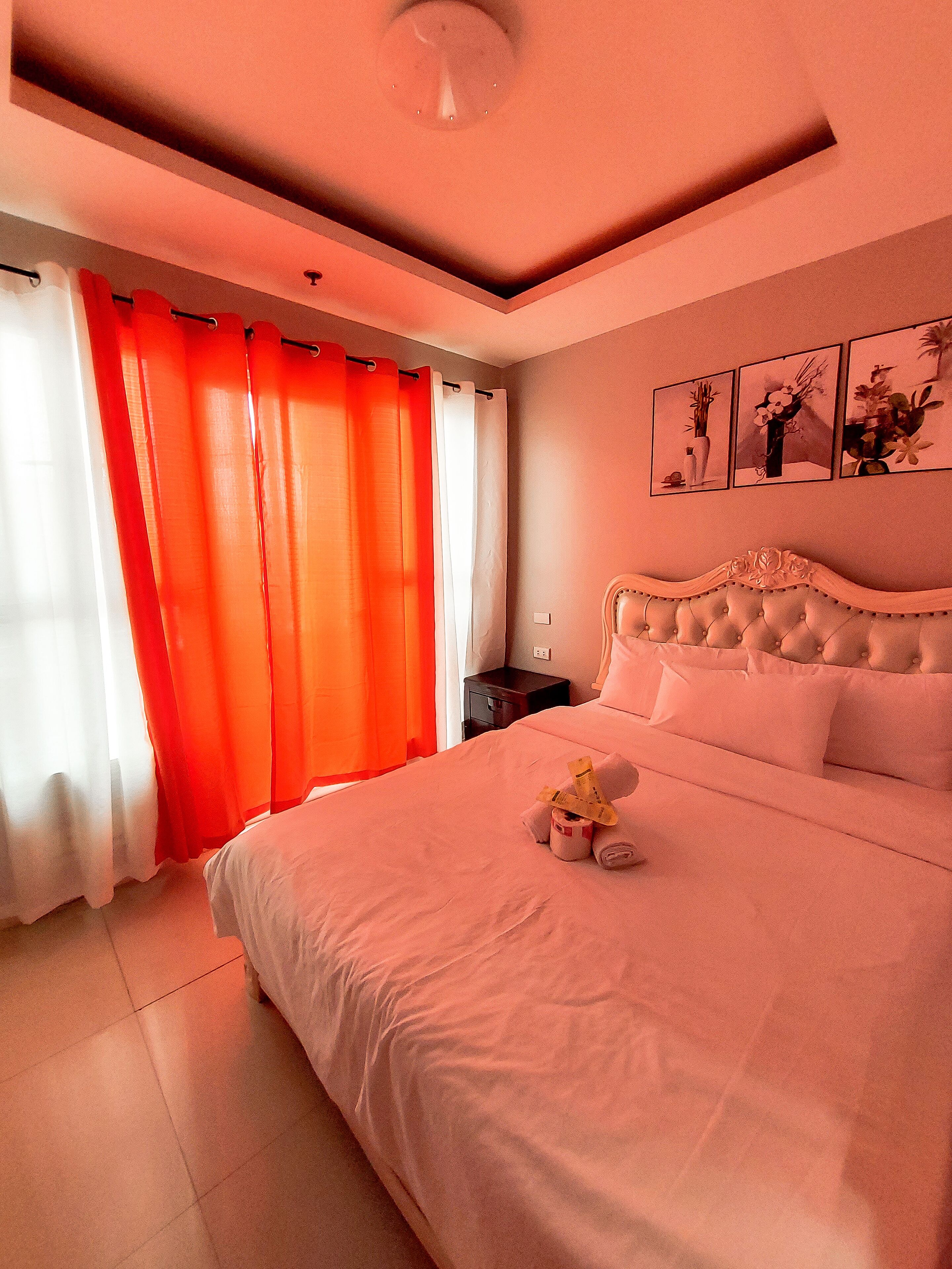 Standard Condo, 1 Queen Bed, Bay View | 1 bedroom, individually decorated, individually furnished, desk