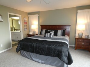 4 bedrooms, iron/ironing board, WiFi, bed sheets - 7th Heaven at Summit Village (Bellaire)