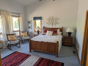 4 bedrooms, travel cot, WiFi, bed sheets - Grand Lake Retreat. Spacious cabin on 4 acres. Close to Rocky MTN Nat'l Park. (Grand Lake)