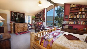 2 soverom, strykejern/-brett, reiseseng for barn og wi-fi