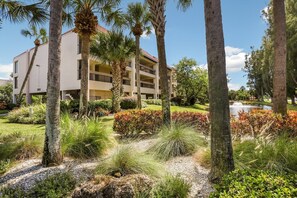 Condo, 2 Bedrooms | Exterior