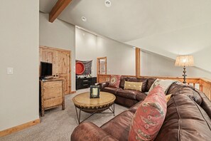 Townhome, 3 Bedrooms | Living area
