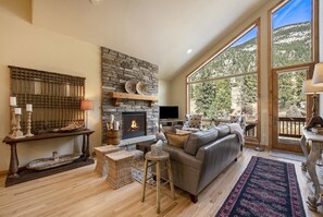 Townhome, 3 Bedrooms | Living area