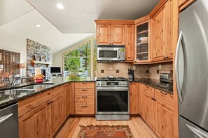 Stadtwohnung, 3 Schlafzimmer | Eigene Küche | Wasserkocher mit Kaffee-/Teezubehör, Kühlschrank, Ofen, Toaster