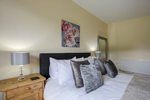 2 Schlafzimmer, Bügeleisen/Bügelbrett, Reisekinderbett, kostenloses WLAN