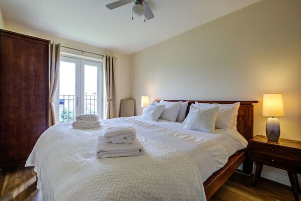 2 Schlafzimmer, Bügeleisen/Bügelbrett, Reisekinderbett, kostenloses WLAN