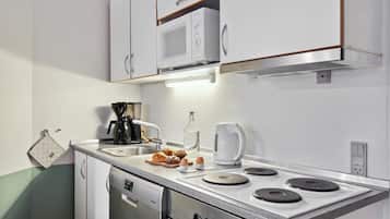 Kühlschrank, Ofen, Herdplatte, Geschirrspüler