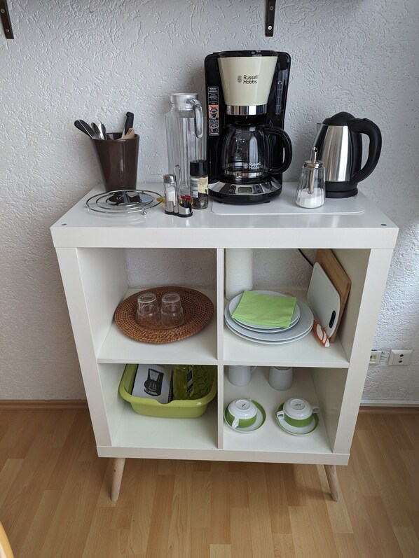 Interior - Geräumiges Doppelzimmer mit Bad und Tee/kaffeeecke, Schlafcouch, Zentral Gelegen (Pforzheim)