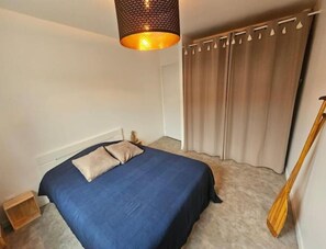3 bedrooms, iron/ironing board, WiFi, bed sheets - Maison Neuve Avec Piscine (Saint-André-de-Cubzac)