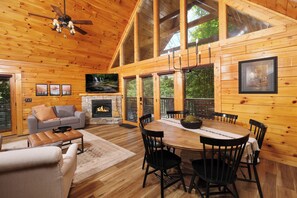 Interior - Rustic Elegance in the Smokies – 5 Min to Downtown. Pool, Hot Tub, Game Room! (Gatlinburg)
