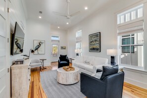 Smart-TV og stereoanlegg