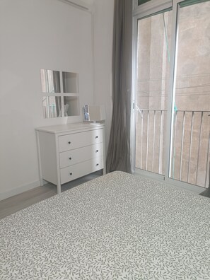 1 多间卧室、熨斗/熨衣板、WiFi、床单