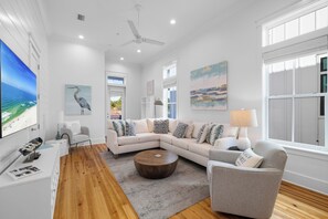 智能电视、立体声音响