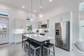 Fridge, microwave, oven, stovetop - BVR 59 -  Low Tide by Liquid Life (Orange Beach)