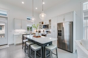 Fridge, microwave, oven, stovetop - BVR 62 - LaLa Land by Liquid Life (Orange Beach)