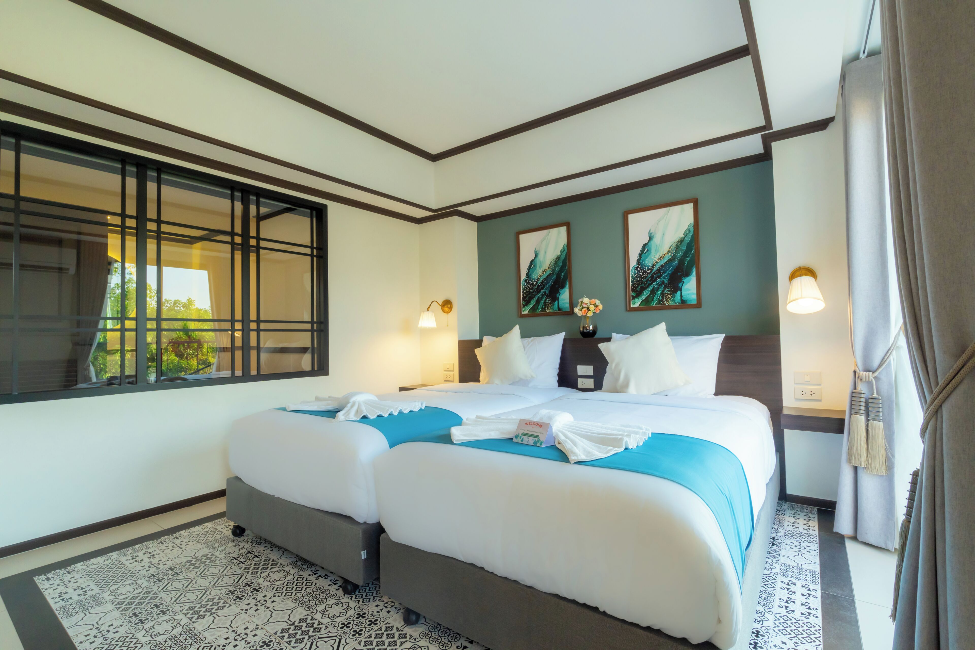 Deluxe Twin Room | In-room safe, desk, blackout curtains, soundproofing