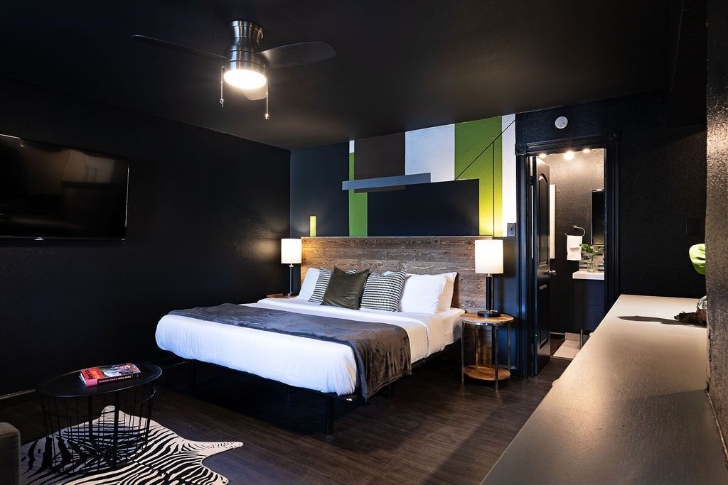 Bureau, fer et planche à repasser, lit parapluie, Wi-Fi gratuit