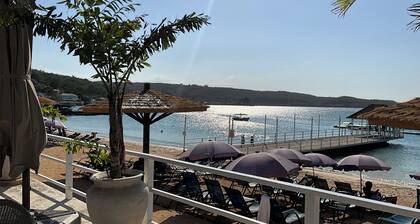 Tropical Luxury Villa @ Lakeside View