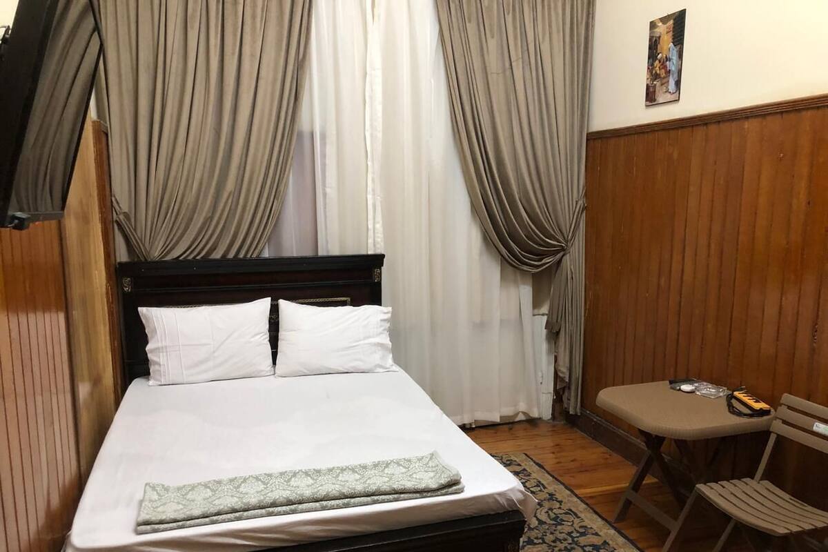 Free minibar, blackout curtains, free WiFi
