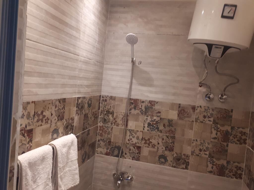 مستلزمات فاخرة للعناية الشخصية، مجففات شعر، خف للقدمين، مناشف