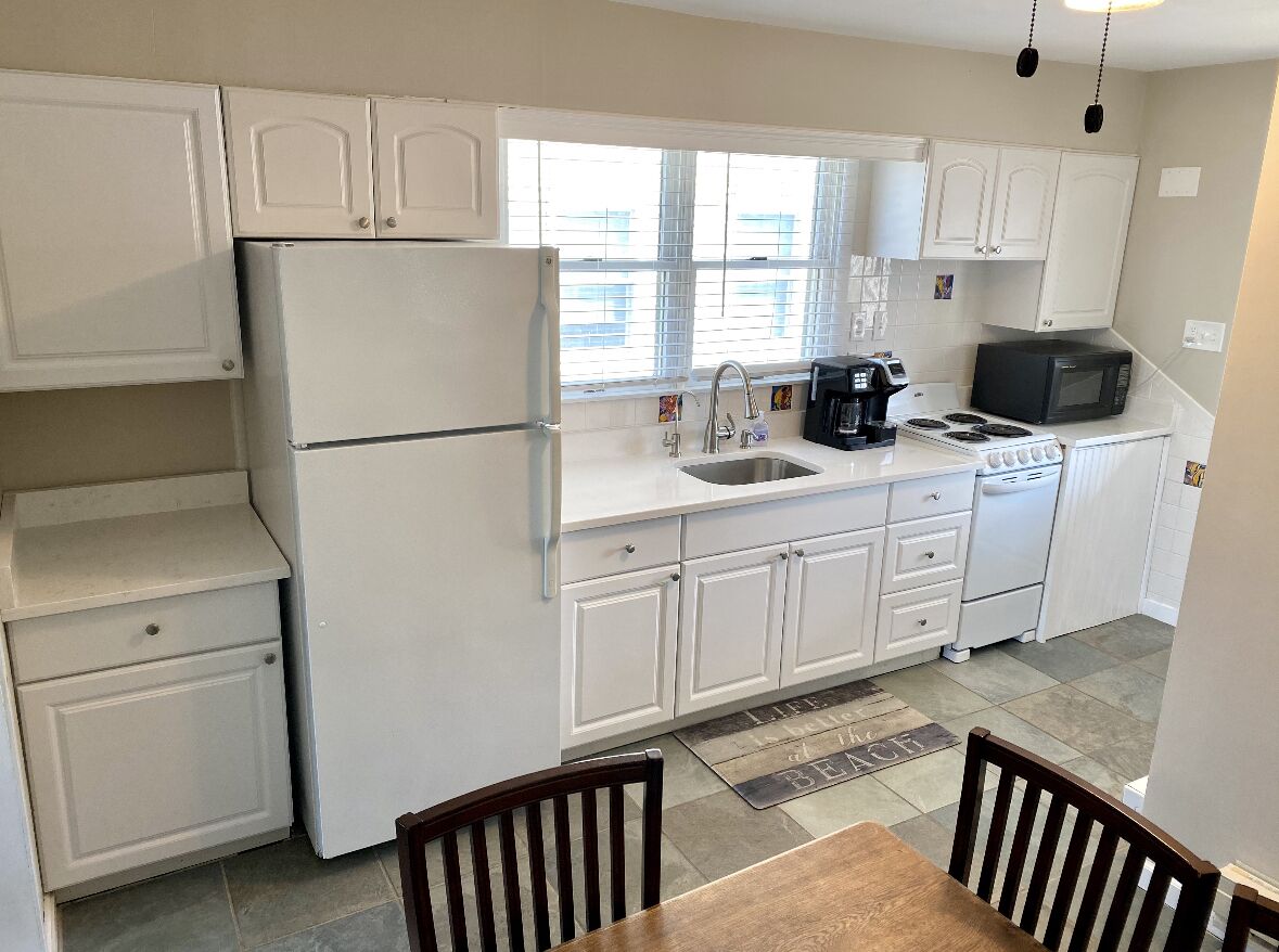 LBI Beach Getaway! Best family location on the Island! West Ave Beach Haven!