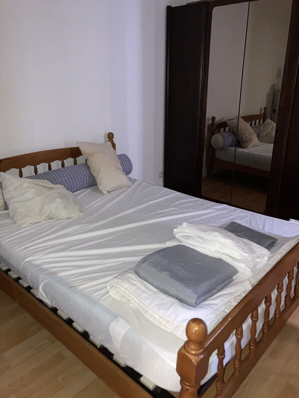 2 bedrooms, iron/ironing board