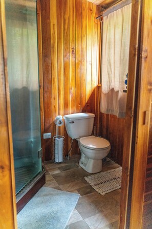 Hair dryer, towels, soap, shampoo - Playa Pelada Beachfront Bungalow at villas Ecositas Nosara (Provincia de Guanacaste)