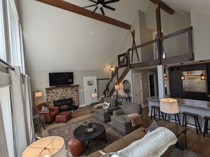 スマートテレビ、暖炉