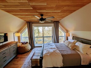 4 室のベッドルーム、デスク、WiFi (無料)、ベッドシーツ