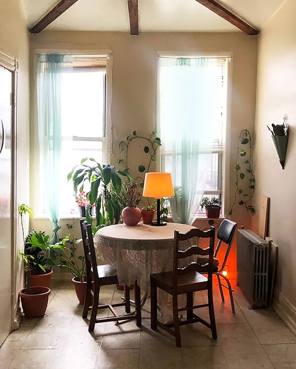 Dining - Dreamy 2bd apartment in Ridgewood (Queens)