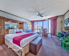 1 bedroom, iron/ironing board, WiFi, bed sheets - Beautiful Studio located at the Plaza Resort Club in the heart of Reno (Reno)