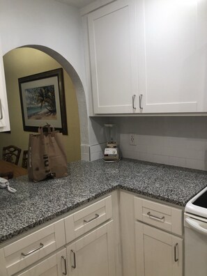 Private kitchen - Beach front property (Jensen Beach)