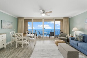 Smart TV, video games, ping pong - New Listing: Emerald Beach Resort, Beachfront, Heated Pools/Spas, Starbucks, Gym (Panama City Beach)