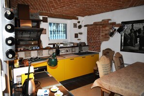 Private kitchen - Cozy one-bedroom apartment with attention to detail in quiet setting (Fiano)