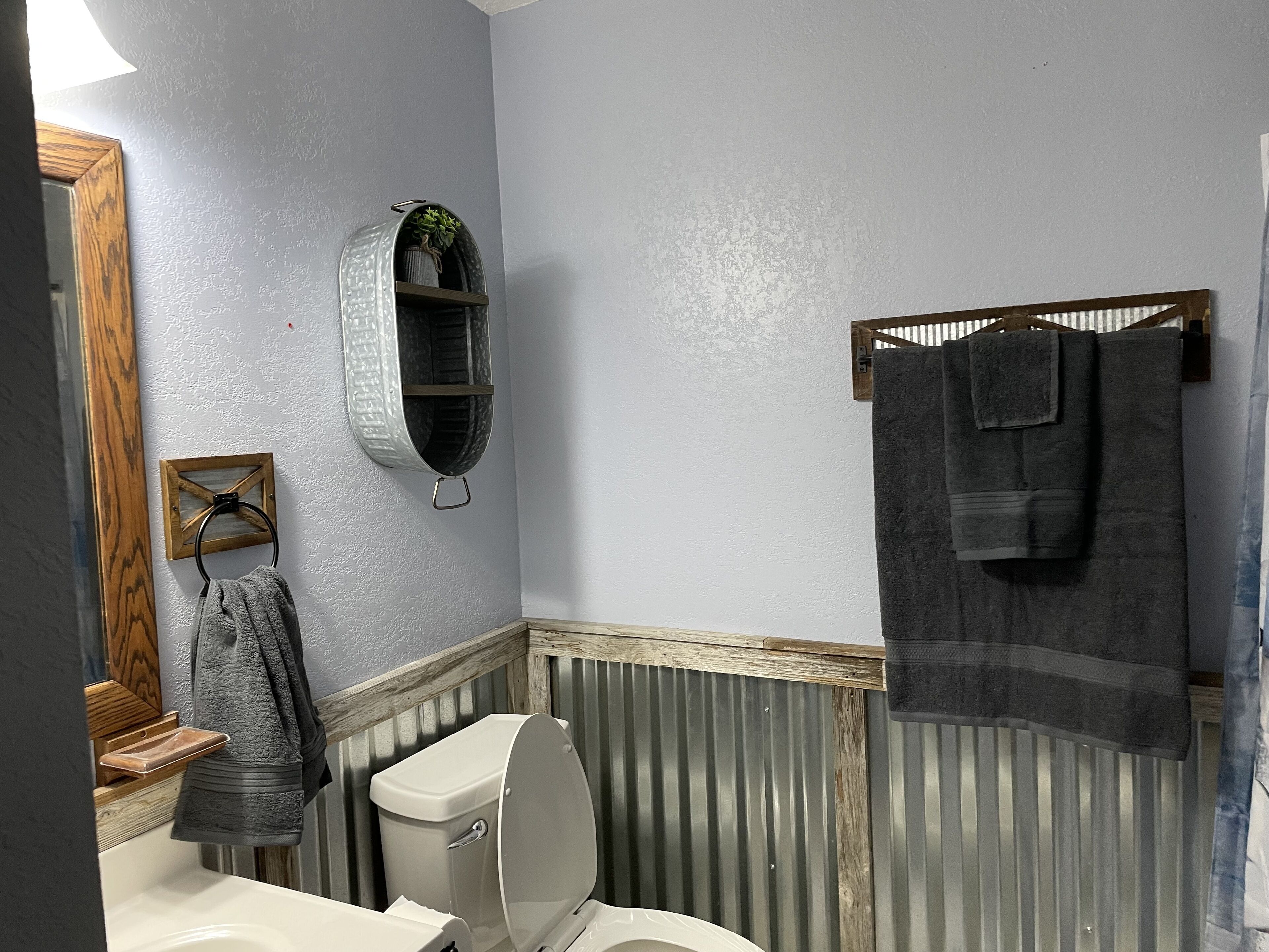 淋浴设施、毛巾、卫生纸