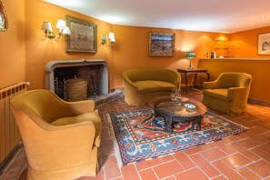 32-inch Smart TV with digital channels