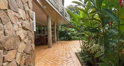 Casa em Condomínio Fechado em Frente ao mar e ao Lado do rio