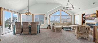Oceanside, sound view, dog friendly, private pool, hot tub, golf cart, game room