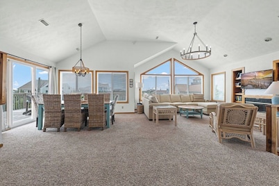 Oceanside, sound view, dog friendly, private pool, hot tub, golf cart, game room