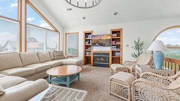 Smart TV, fireplace, DVD player, table football