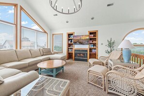 Smart TV, fireplace, DVD player, table football