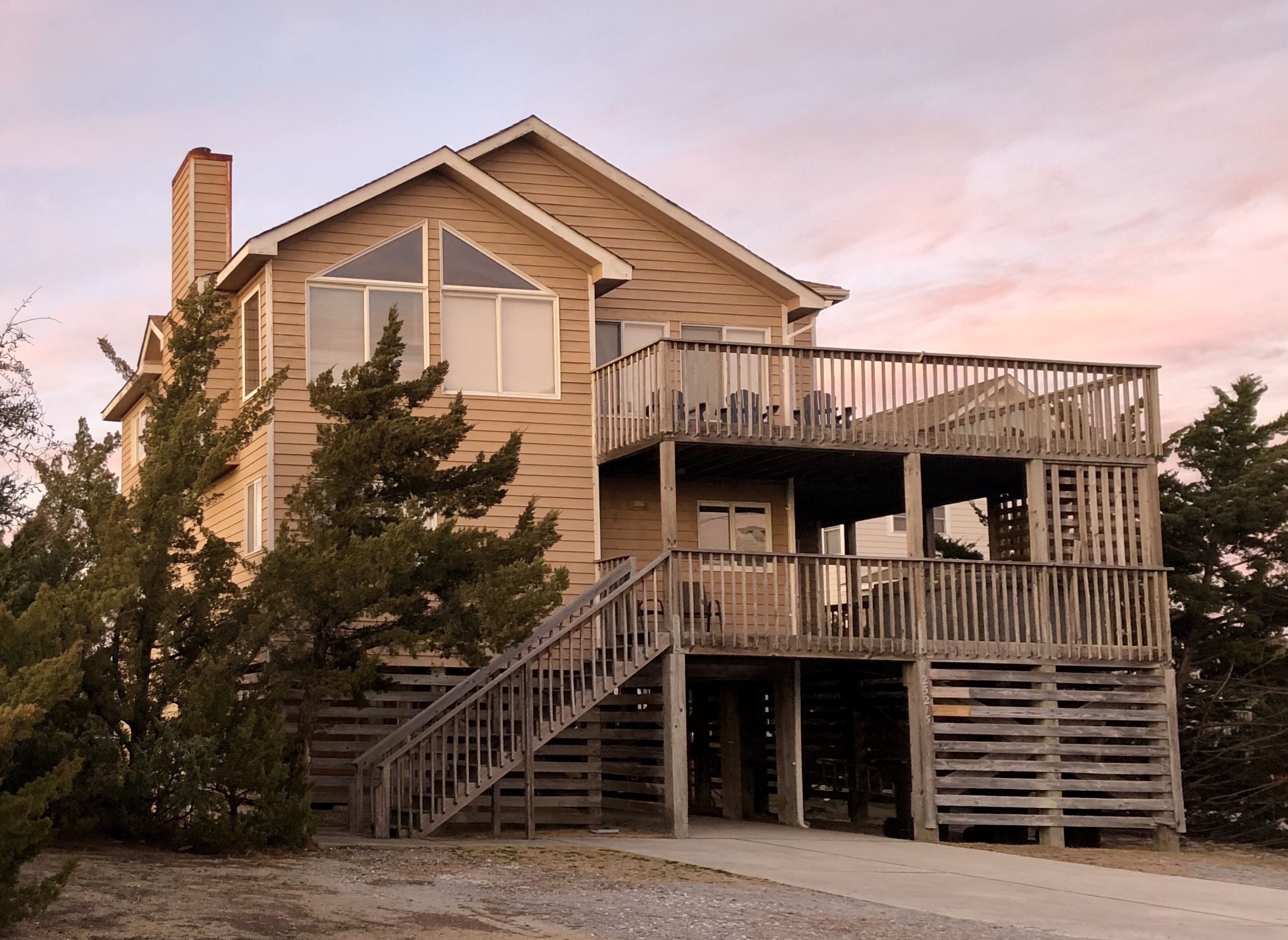Oceanside, sound view, dog friendly, private pool, hot tub, golf cart, game room