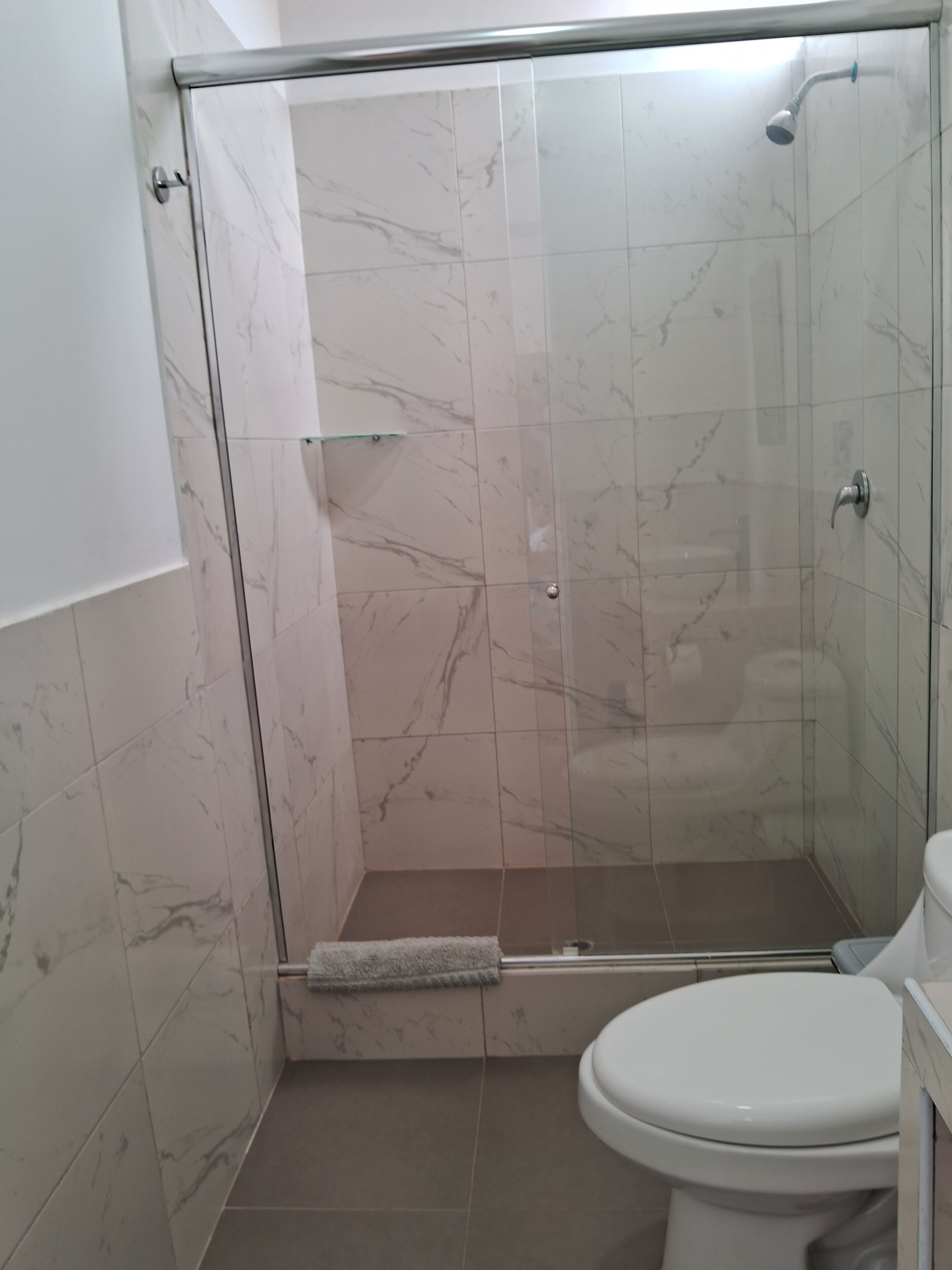 Family Room, 1 Bedroom, Mobility Accessible, Ensuite | Bathroom | Shower, rainfall showerhead, designer toiletries, towels