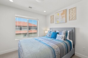 3 bedrooms, desk, iron/ironing board, travel crib - Adventure Base Camp: Pet-Friendly with Resort Living-Pool, Arcade, Pickle-ball! (Washington)