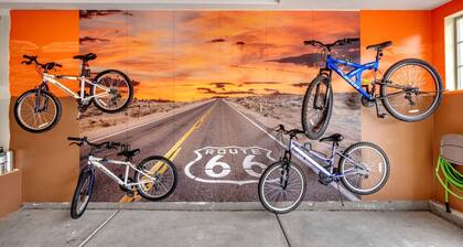 Adventure Base Camp: Pet-Friendly with Resort Living-Pool, Arcade, Pickle-ball!